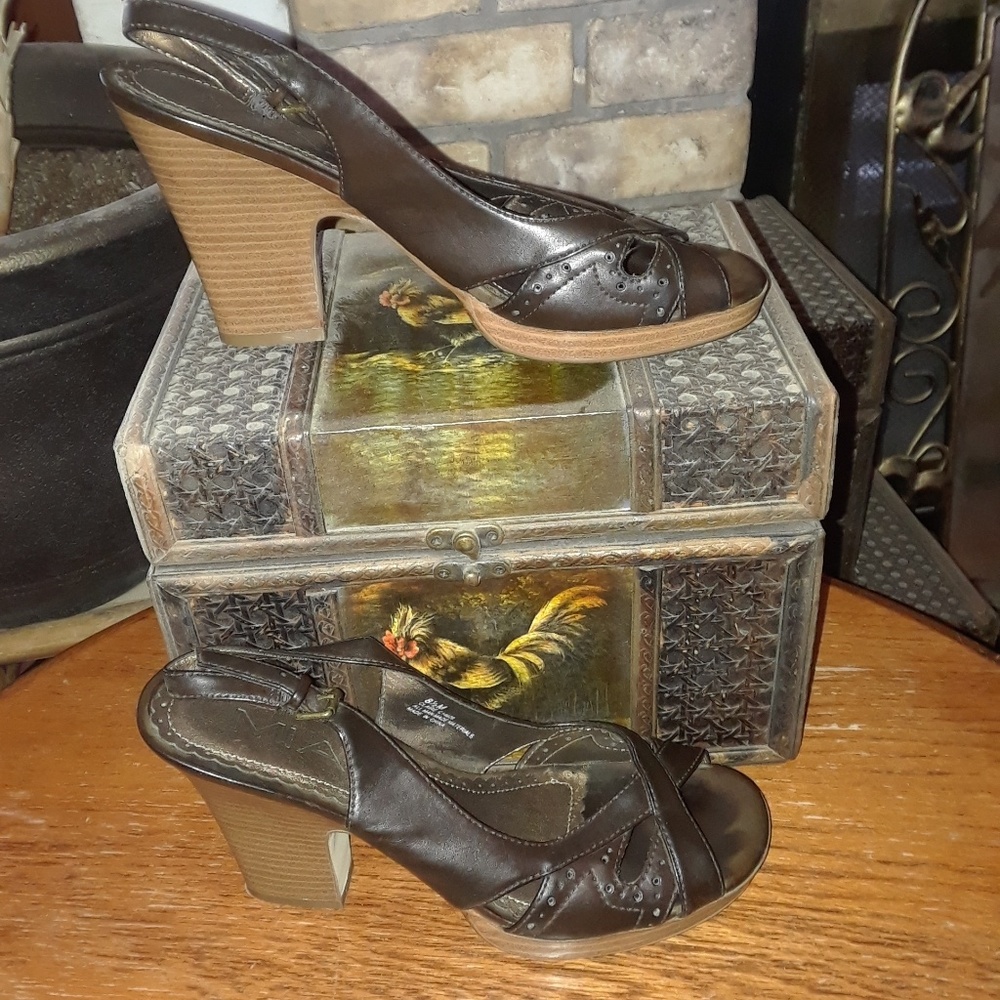 CUTE HEELS